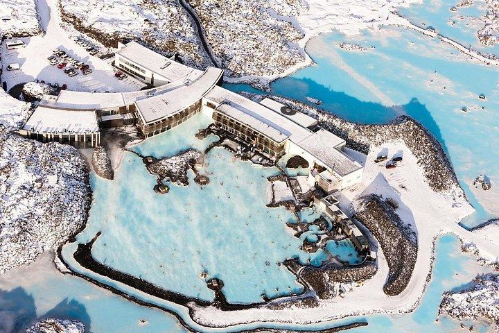 ゴールデン サークル、火山クレーター、ブルー ラグーンの小グループ ツアー