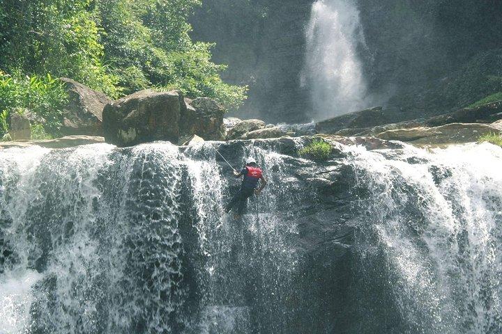 Vattenfall Abseiling med Kingfisher Tours Sri Lanka