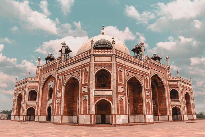 Audioguidet Walk of Humayun's Tomb & Nizammudin Basti, Delhi på HopOn India-appen