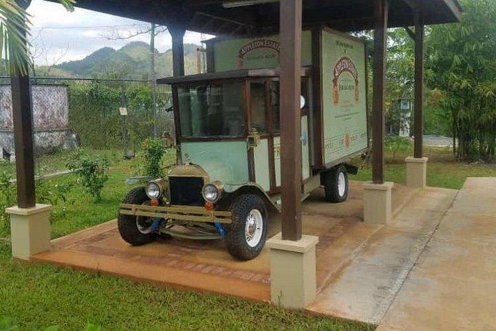 Appleton Estate Rum and Floyd's Pelican Bar Tour