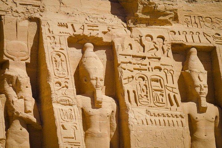 Tour di condivisione di Abu Simbel da Assuan