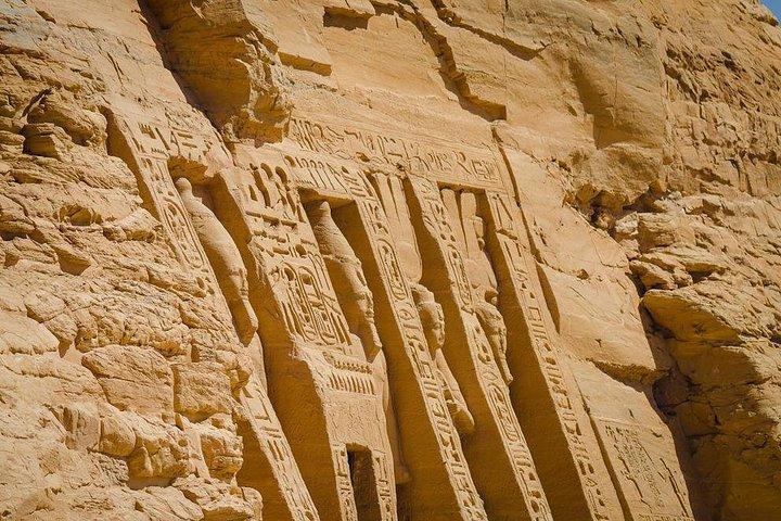 Tour di condivisione di Abu Simbel da Assuan
