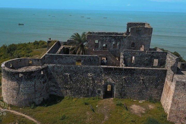Forts Amsterdam, Williams & Cape Coast Castle Tour