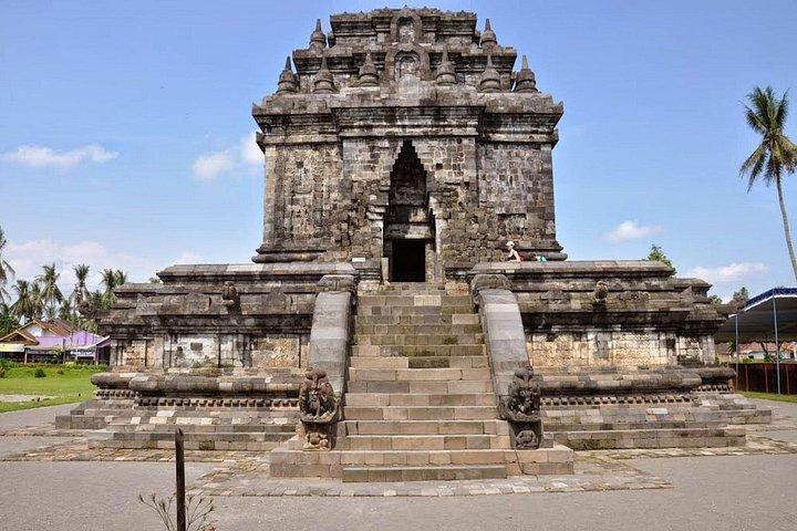 プントゥク セトゥンブの日の出、ボロブドゥール寺院、メラピ溶岩ツアー