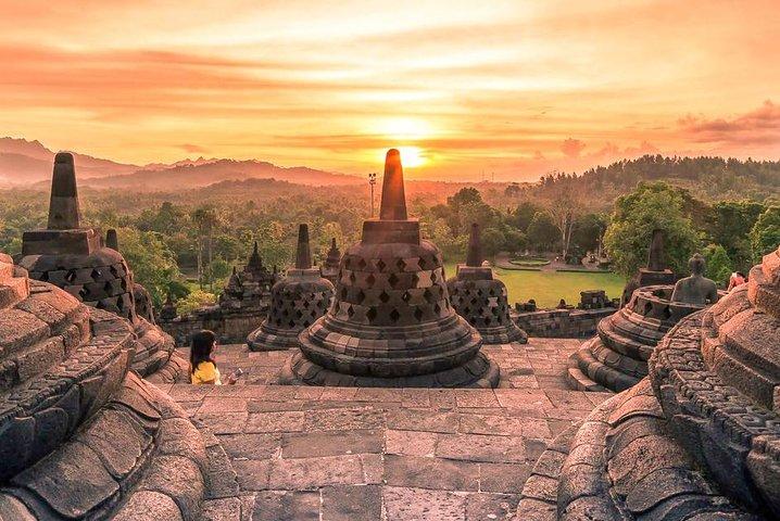 Punthuk Setumbu Sunrise, Tempio di Borobudur e Merapi Lava Tours