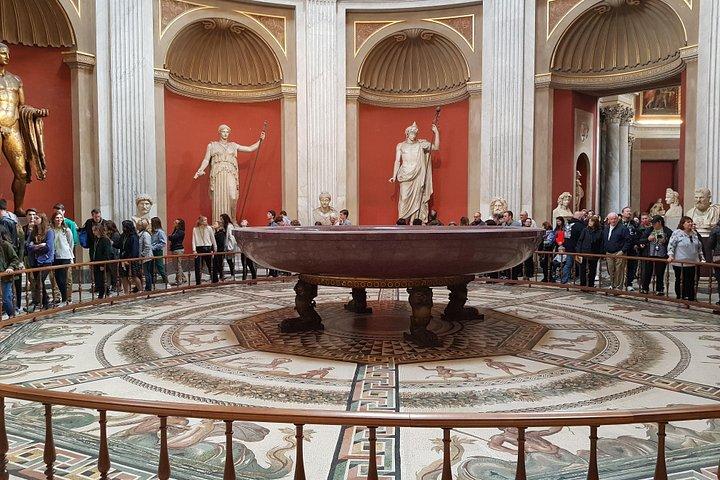 スキップ・ザ・ライン：バチカン美術館、システィーナ礼拝堂＆サンピエトロツアー