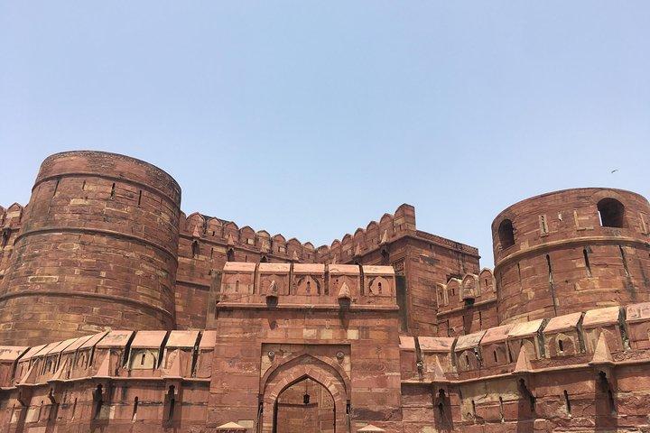 Privater Transfer von Jaipur nach Delhi inklusive Besuch in Tajmahal