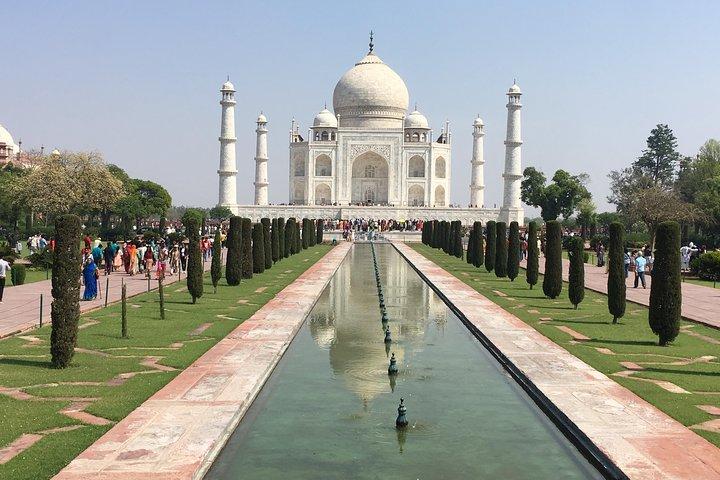 Privater Transfer von Jaipur nach Delhi inklusive Besuch in Tajmahal