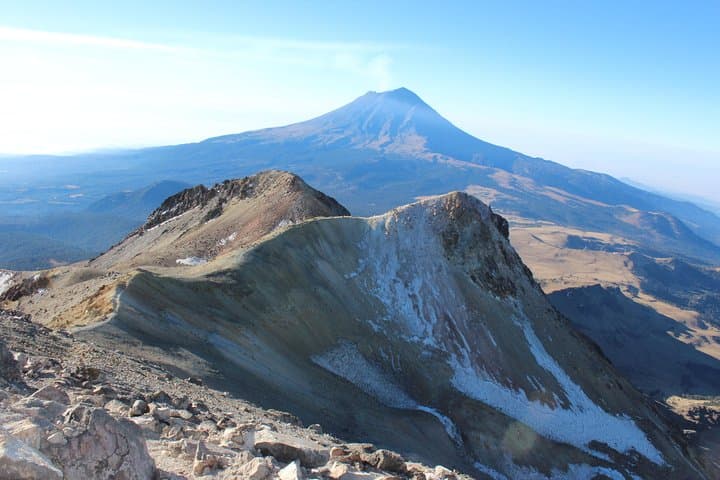 Mountaineering Iztaccihuatl (5220m)