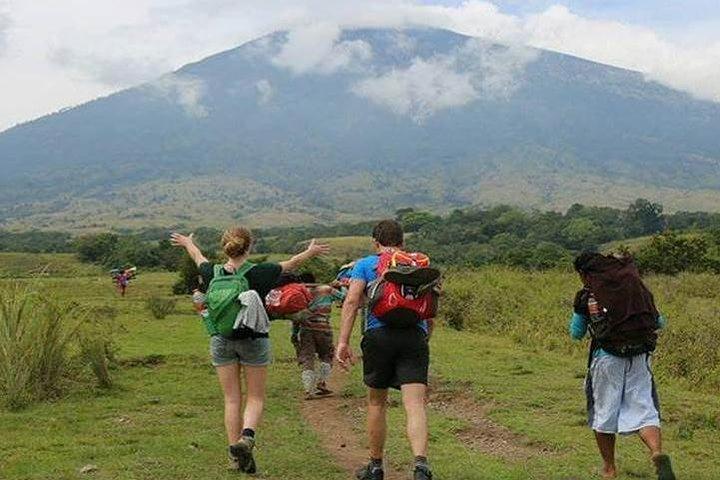 Erkunden Sie Mount Rinjani To Summit, Lake & Hot Spring (3D 2N)