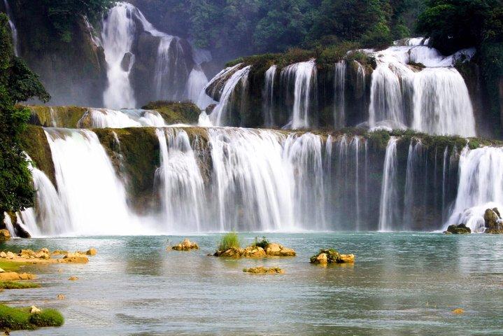 Ba Be Lake & Ban Gioc Waterfall Adventure Tour 3 Days