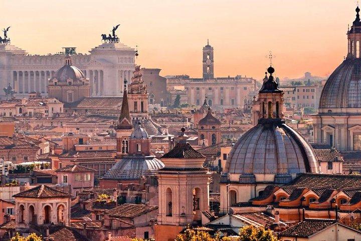 Descubre las famosas siete colinas de Roma con la abeja calessino