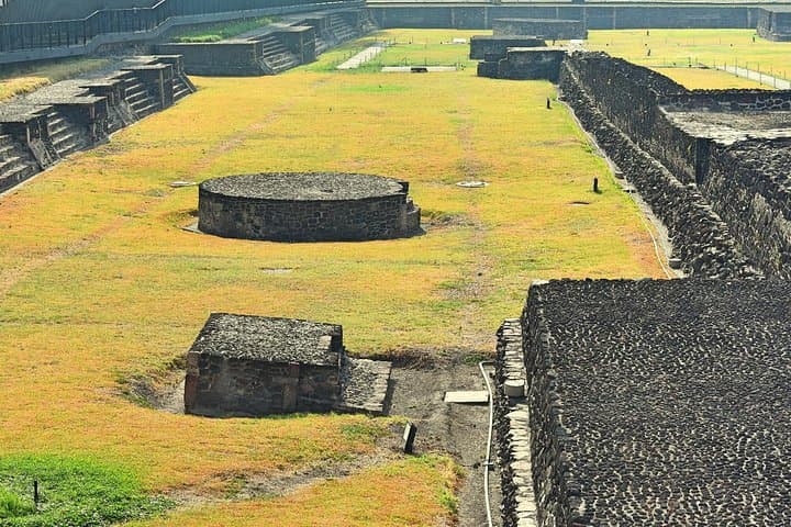 Small Group: Teotihuacan Pyramids and Shrine of Guadalupe from Mexico City