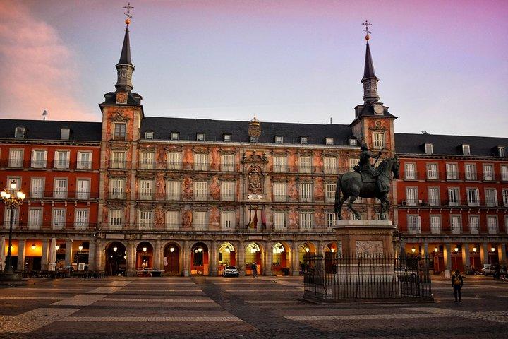 Tour privado en Madrid: Sus secretos y monumentos imprescindibles