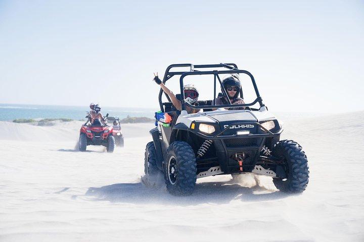 Aventura de sandboard e quadriciclo em Lancelin