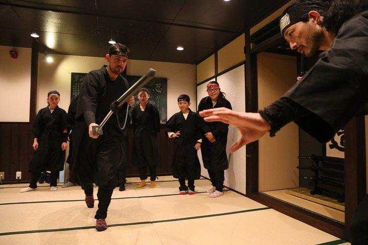 京都で日本人マスターによる忍者体験レッスン2時間 -中級編