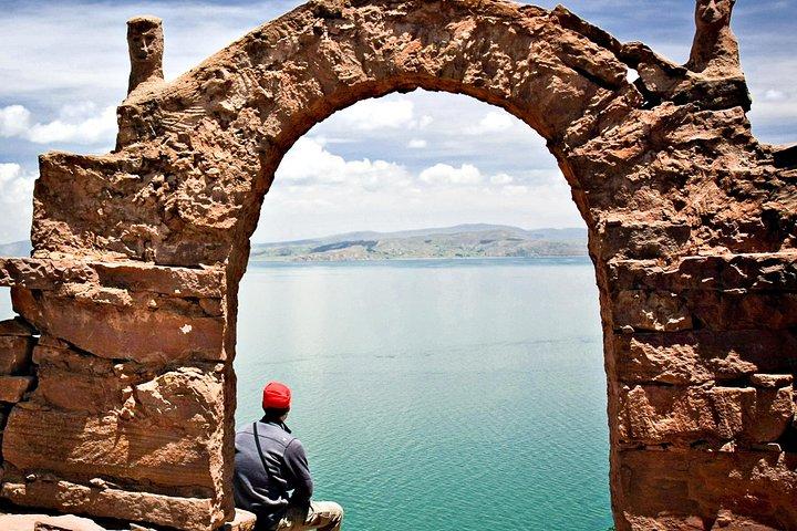 Tour di un'intera giornata alle isole galleggianti di Uros e Taquile con pranzo incluso
