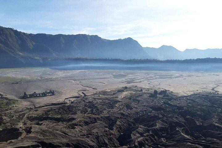 スラバヤまたはマランからのブロモ山日の出ツアー - 1 日
