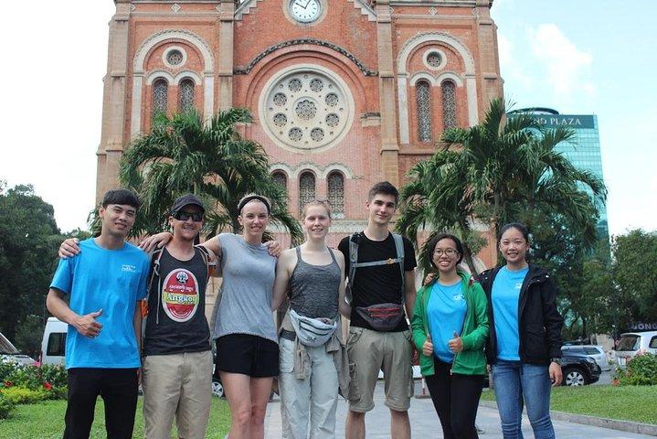 Saigon City Punti salienti: Tour privato di mezza giornata in auto