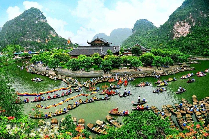 Tour met kleine groepen Trang An - Bai Dinh - Mua-grot 1 dag met volledige service