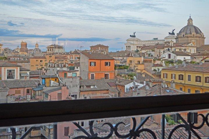 Daken van Rome by Night Food Tour met diner, cocktails en rondleidingen