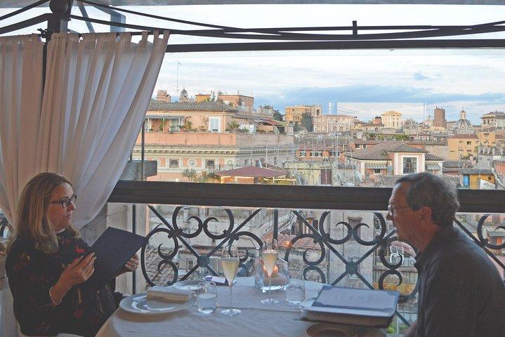 Daken van Rome by Night Food Tour met diner, cocktails en rondleidingen