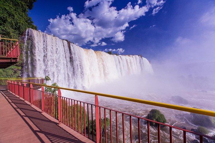 ブラジルとアルゼンチンの一日中Iguassu Falls両側
