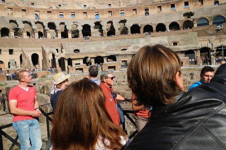 Coliseo, Foro Romano, Palatine Hill and Vatican Museums Tour