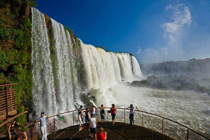 ブラジルとアルゼンチンの一日中Iguassu Falls両側