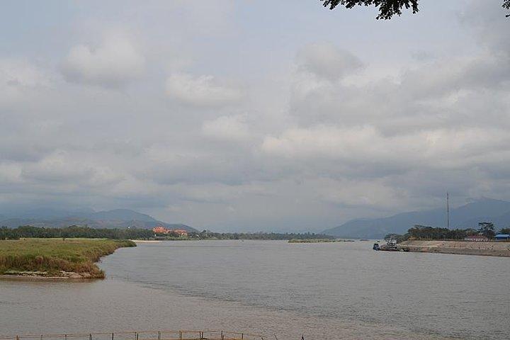 Excursiones clásicas de ida y vuelta a Chiangrai 3 días 2 noches