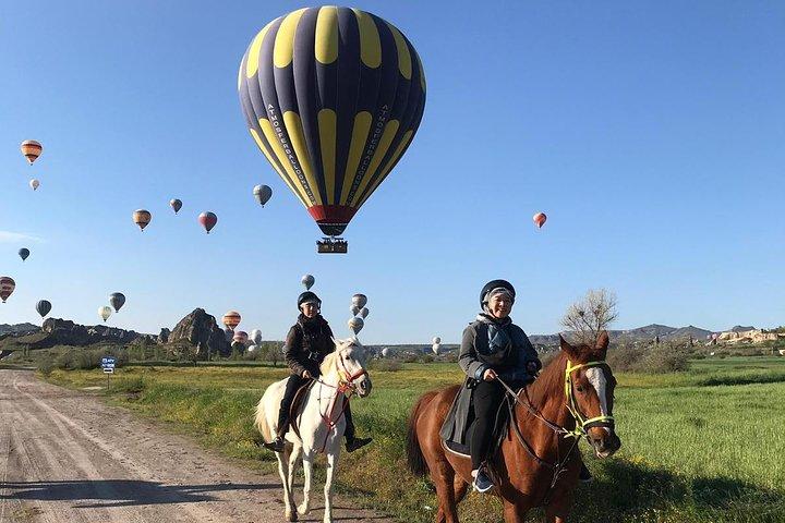 Excursion à cheval au lever du soleil en Cappadoce