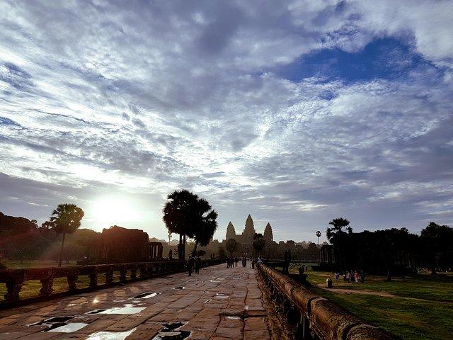 Private 1Day tour：アンコールBanteay sreiまたはピンクの女性寺院がある小さなツアー。