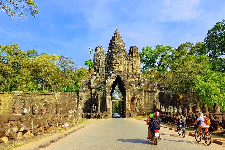 Private 1Day tour：アンコールBanteay sreiまたはピンクの女性寺院がある小さなツアー。