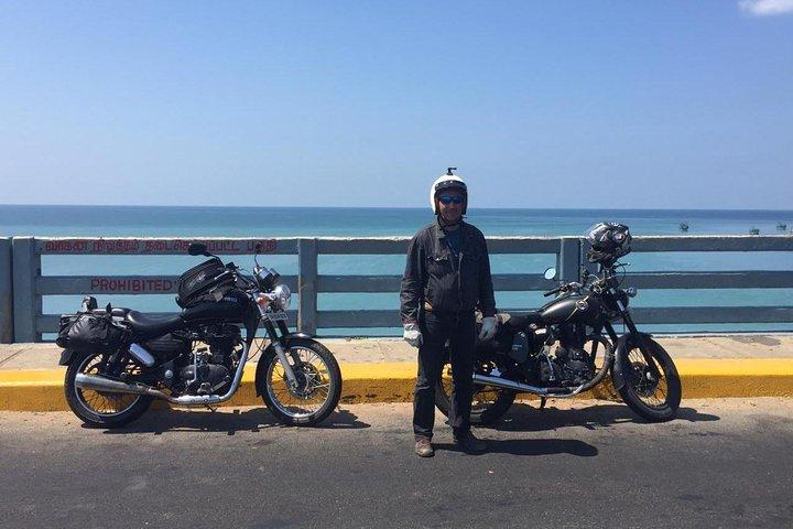 Excursion à moto à Pondichéry en excursion d'une journée au départ de Chennai