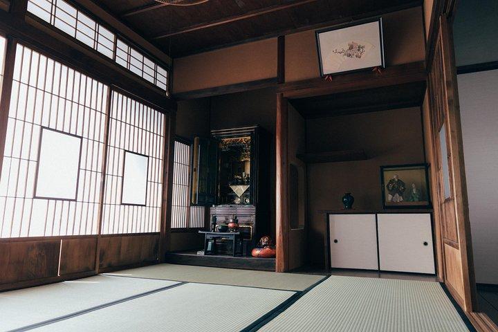 Oplev japansk kalligrafi og te ceremoni på et traditionelt hus i Nagoya