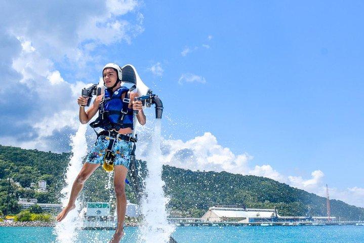 Jetpack uma vida de aventura em Cancun. Atividade aquática extrema.