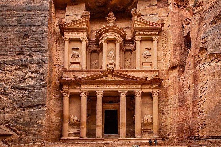 Transferência Privada Da Cidade De Amman Para Petra