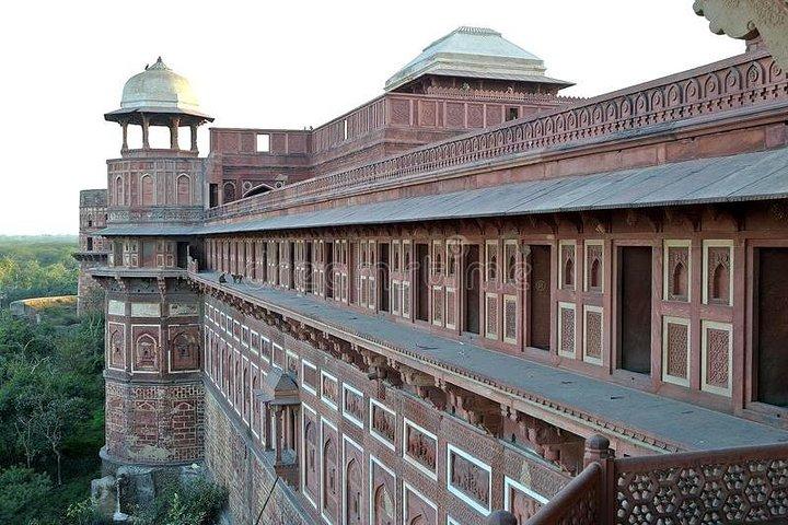 ゴールデントレーリングツアー4泊5日からdelhi -agra-fatehpursikri-jaipur-delhi