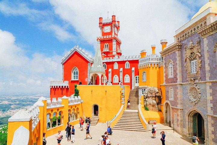 Tour de medio día a Sintra y al Palacio de Pena desde Lisboa con grupos pequeños