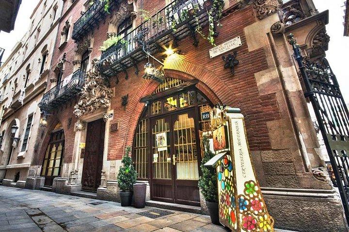 ピカソ美術館＆タパス・アット・アート地区ボーンプライベートウォーキングツアー