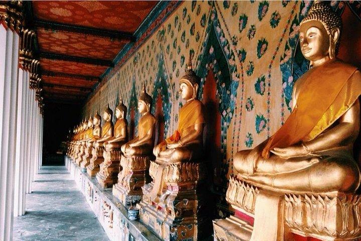 Halvdagsbil med guide och chaufför i Bangkok