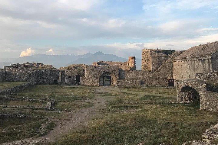 Shkoder in un giorno incluso il pranzo - Parte Tirana