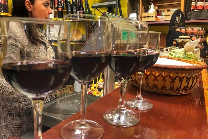 Evening Flavors of Naples: Private Food Tour and Wine Tasting