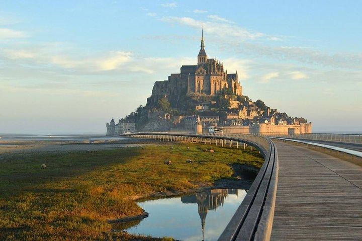 Day Trip with a local driver Mont Saint-Michel & Saint-Malo from Rennes 8h