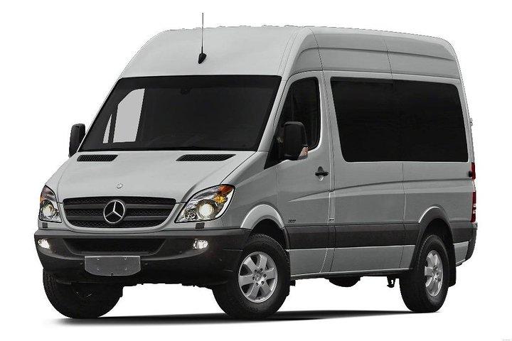 Privé transfer van Hanoi / Airport naar Hai Phong City / Got ferry pier naar Cat Ba