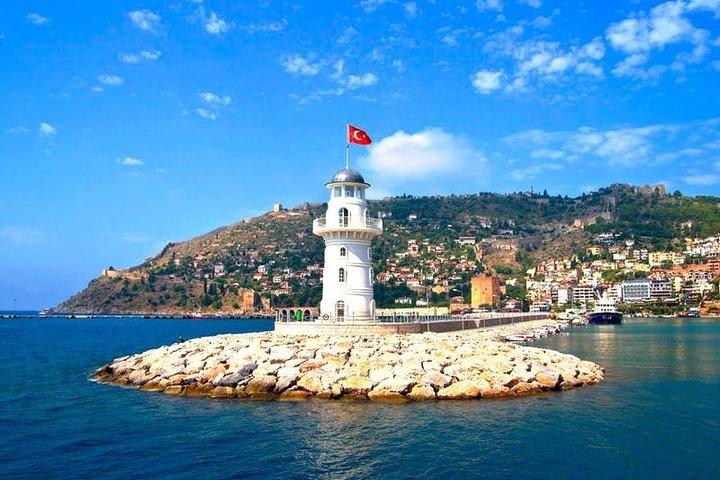 Excursion en catamaran à Alanya avec bain de soleil, baignade et plongée en apnée