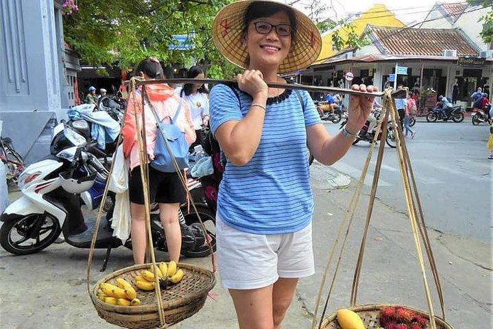 Hoi An Daily Walking Tour con Boat Trip per visitare Cam Kim Island in bicicletta