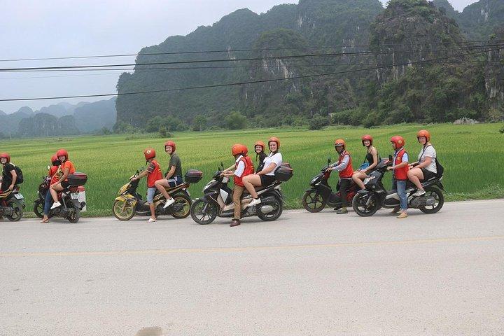 バイク裏道 - タムコック - ホアルー - 渓谷 - 水田