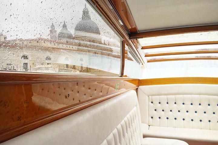 Privat transfer fra Santa Lucia togstation til Hotel i Venedigs centrum