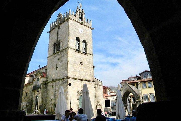 ポルト発：ブラガとギマランイスの驚異のプライベート日帰り旅行